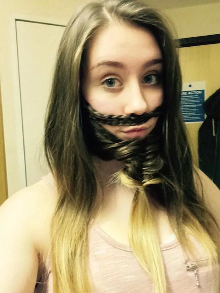 Mu&scaron;ke punđe bile su samo početak, sada imamo i bradate cure!