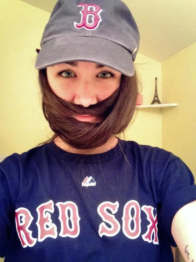 Mu&scaron;ke punđe bile su samo početak, sada imamo i bradate cure!