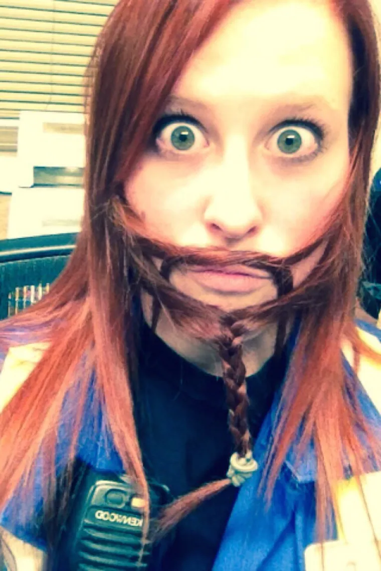 Mu&scaron;ke punđe bile su samo početak, sada imamo i bradate cure!