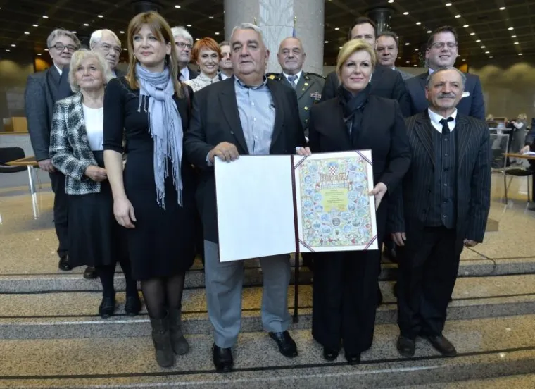 BEZ HLAČA PRED PREDSJEDNICOM: Pogledajte najneugodniju situaciju milenija