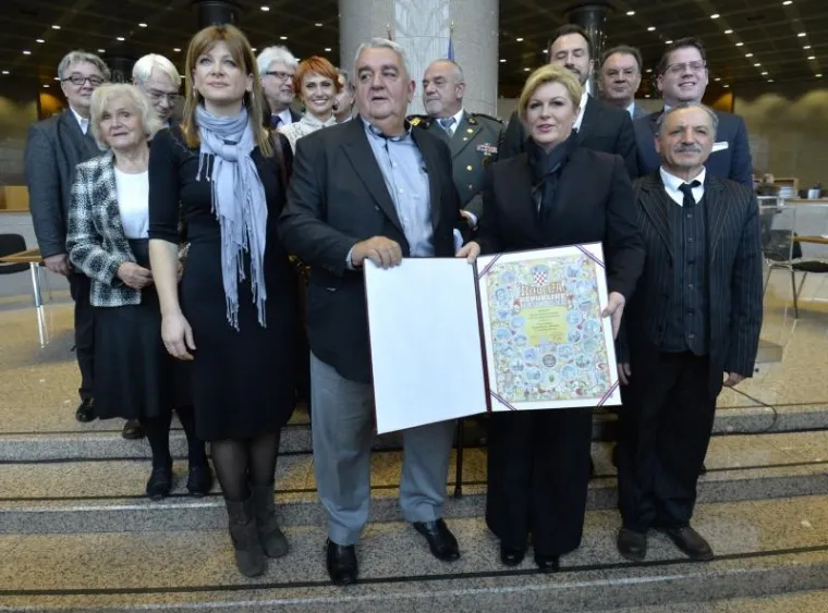 BEZ HLAČA PRED PREDSJEDNICOM: Pogledajte najneugodniju situaciju milenija