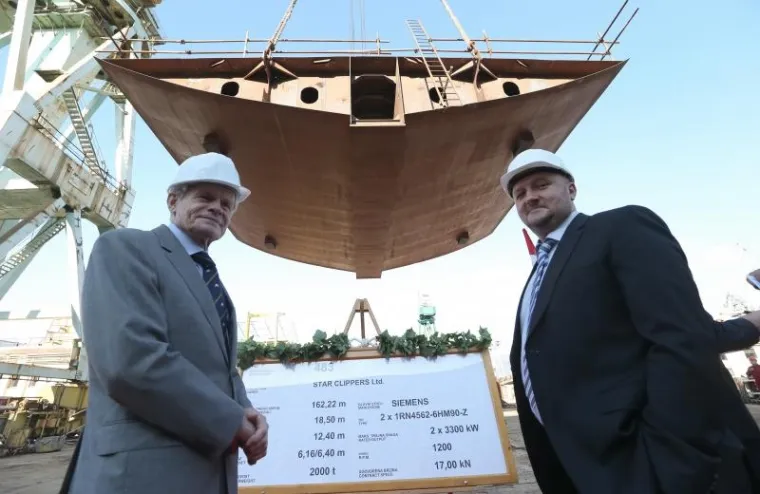 Brod će biti dug 162 i širok 18,5 metara, nosivosti 2000 tona a na svečanosti je uz Tomislava Debeljaka bio i vlasnik Mikael Kraft.