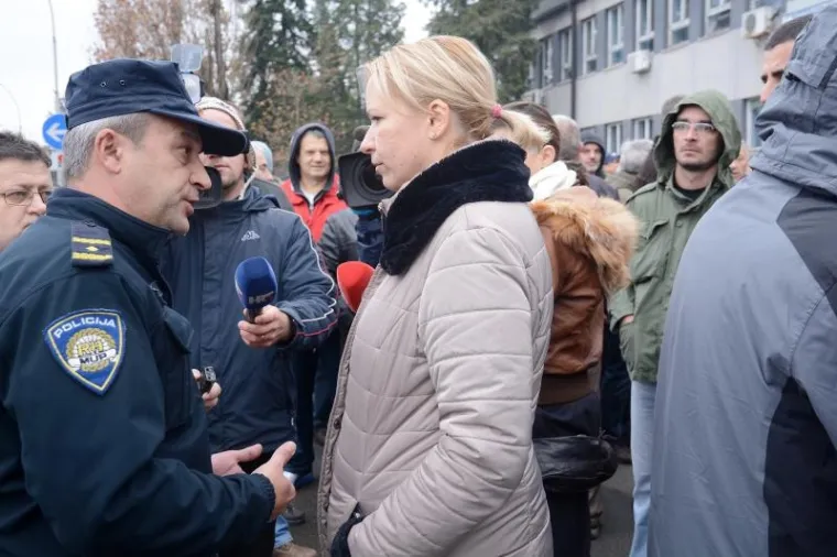 Po&scaron;to skup nije bio prijavljen, nakon pola sata do&scaron;li su službenici policije kako bi ispitali tko je organizator.