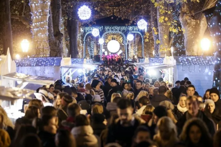 Advent u Zagrebu čaroban je i bez snijega