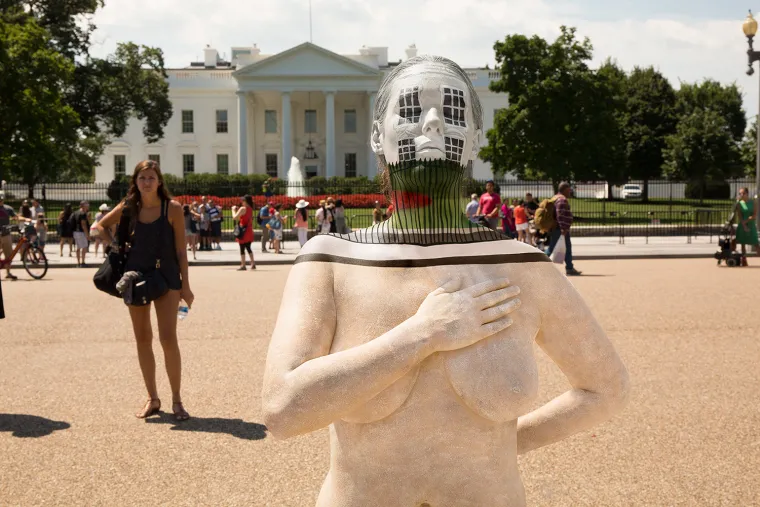 STOP SELFIJIMA, DA GOLOTINJI! Izvrsnim fotografijama želi okončati dosadan trend