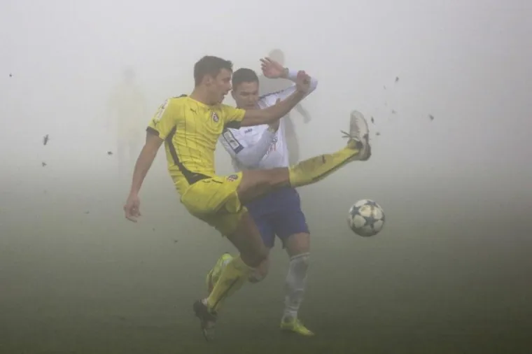 U 20. kolu 1. HNL Dinamo je u gostima u Gradskom vrtu svladao Osijek 1:0 pogotkom Marka Pjace.U drugom poluvremenu utakmicu je obilježila gusta magla