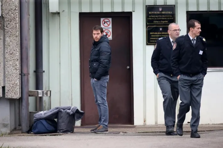 Mario Mamić iza&scaron;ao je iz istražnog zatvora nakon &scaron;to je položio jamčevinu od pet milijuna kuna.