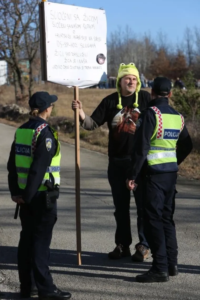 Pogledajte prosvjed protiv žice ubojice!