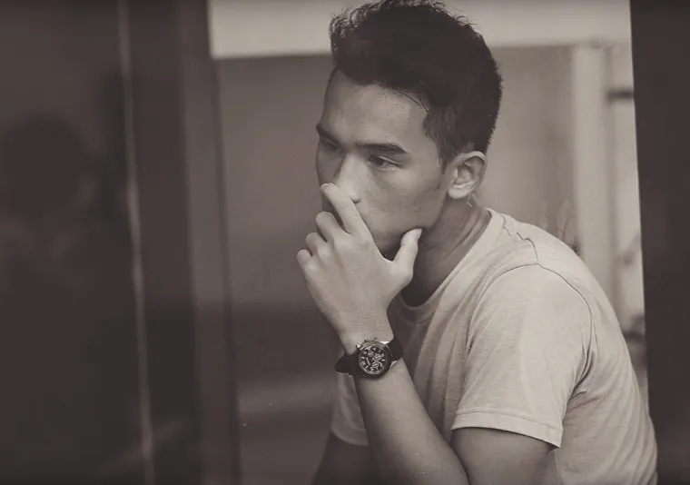 Ljudi mogu postati depresivni kada su neprestano izloženi prizorima naizgled savr&scaron;enog života kojeg drugi objavljuju na dru&scaron;tvenim mrežama. No, kada vidite kako taj 'savr&scaron;en život' stvarno izgleda, vi&scaron;e se brinete oko stanja tih osoba nego oko vlastitog. U galeriji možete pogledati za&scaron;to ne treba vjerovati takvoj umjetnoj sreći koja se &scaron;iri dru&scaron;tvenim mrežama.