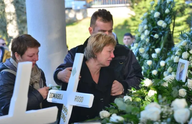 POGINULI STUDENTI: Bol i suze na ispraćaju u Mostaru