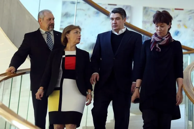 Na Pantovčaku u Uredu predsjednice danas se održao četvrti krug konzultacija o novom mandataru. Ni ovaj put nitko nema većinu od 76 potpisa, potrebnih za sastavljanje vlade i saborske većine.