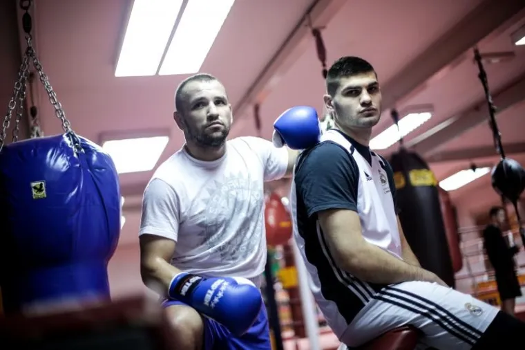 Filip Hrgović (boks, +91 kg, superte&scaron;ka) - Svjetska boksačka liga (WSB)  - prvo mjesto na rang listi superte&scaron;ke kategorije  (27.4.2015.); Hrvoje Sepp (boks, 81 kg polute&scaron;ka) - potvrda AIBA-e o ostvarenoj kvalifikacijskoj kvoti; od 28.10.2015. /na temelju renkinga s World Series of Boxing Season V - WSB/