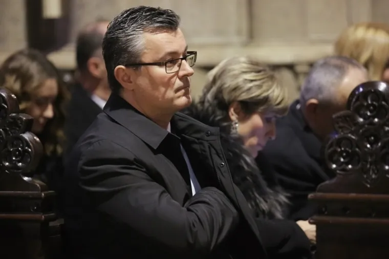 POLNOĆKA U ZAGREBU: Evo koji su političari bili na misi u Zagrebačkoj katedrali
