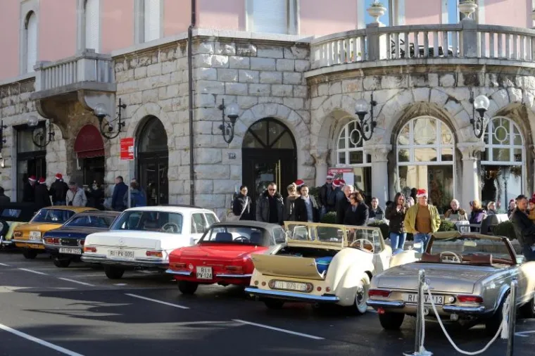 Njihovi ljubimci bili su parkirani pred hotelom Milenij.