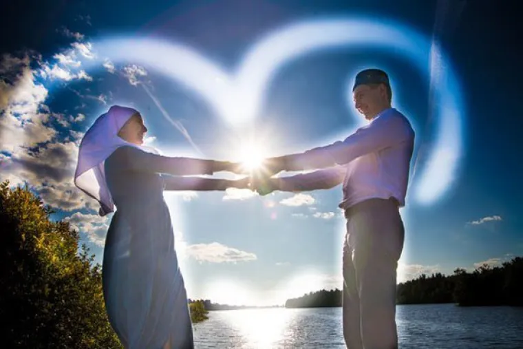 Neukus nekih parova jednostavno grize za oči, njihove vjenčane slike teško je gledati