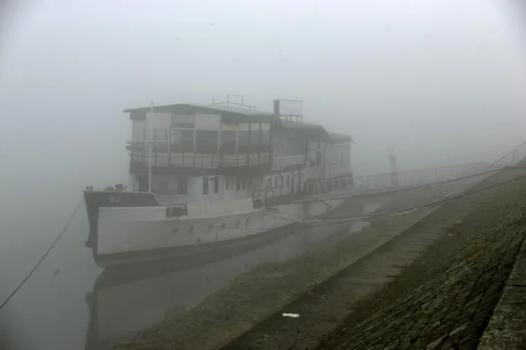 TO SE ZOVE MAGLA: Osječani ne vide prst pred nosom