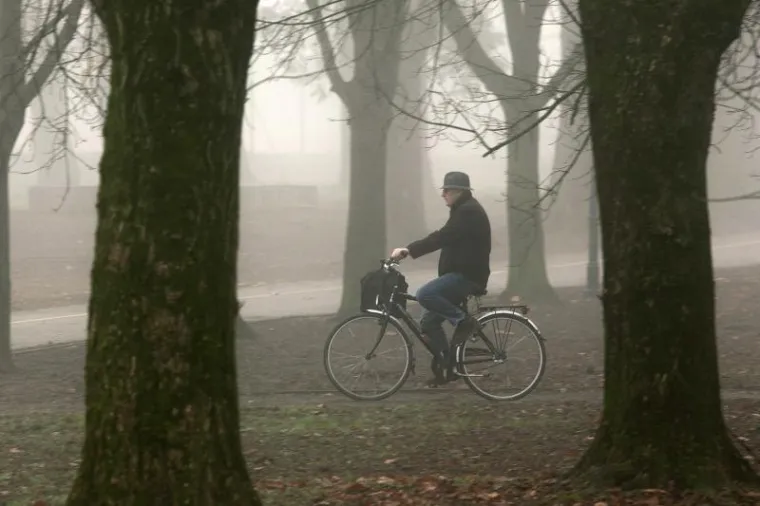 TO SE ZOVE MAGLA: Osječani ne vide prst pred nosom