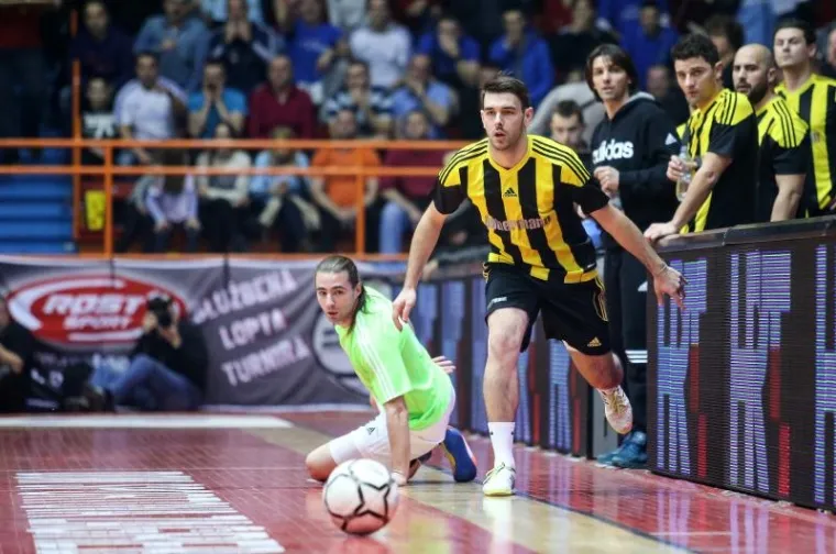 Na 45. izdanju legendarnog malonogometnog turnira Kutija &scaron;ibica slavila je momčad CB Dobermann koja je u finalu s 1:0 pobijedila Big Bang Team