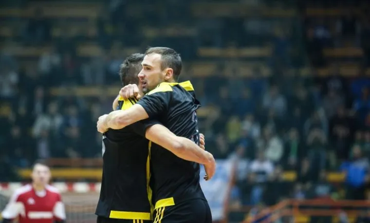 Na 45. izdanju legendarnog malonogometnog turnira Kutija &scaron;ibica slavila je momčad CB Dobermann koja je u finalu s 1:0 pobijedila Big Bang Team