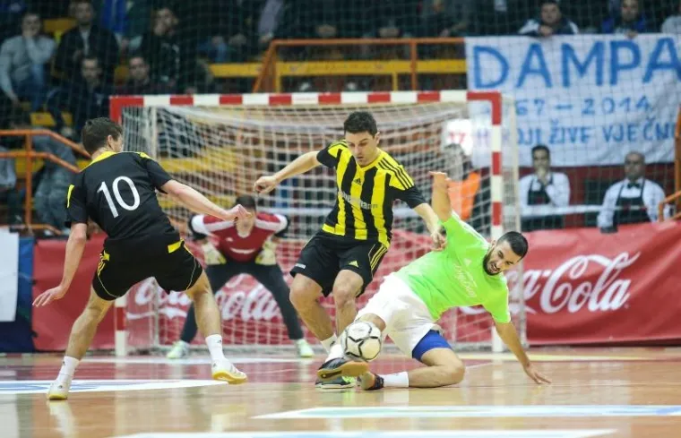 Na 45. izdanju legendarnog malonogometnog turnira Kutija &scaron;ibica slavila je momčad CB Dobermann koja je u finalu s 1:0 pobijedila Big Bang Team