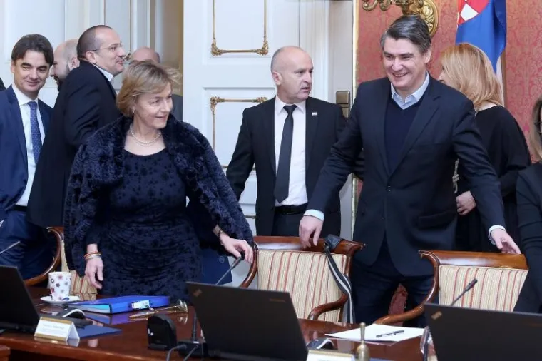 Neobično dobro raspoloženje na sjednici Vlade u odlasku
