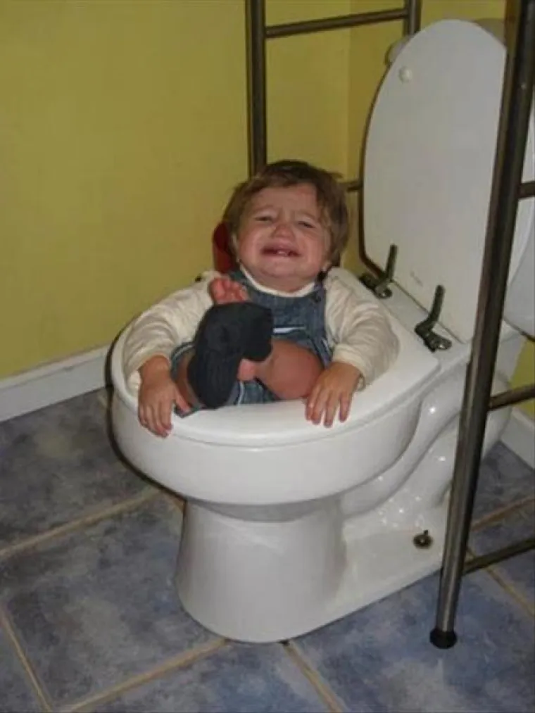 Znatiželjni klinci gurali nos tamo gdje mu nije mjesto pa zapeli u najčudnijim situacijama