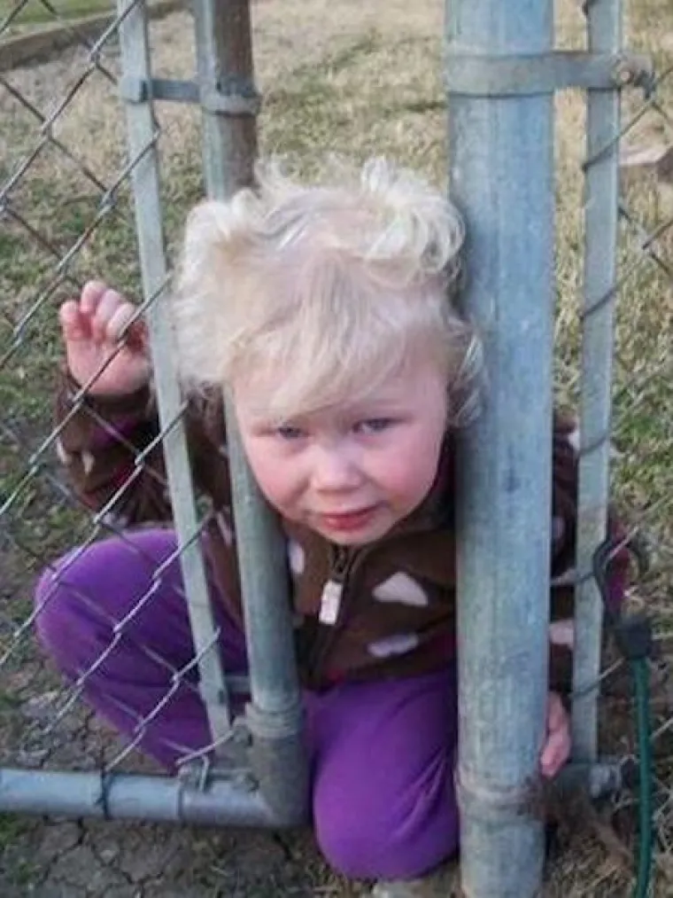 Znatiželjni klinci gurali nos tamo gdje mu nije mjesto pa zapeli u najčudnijim situacijama