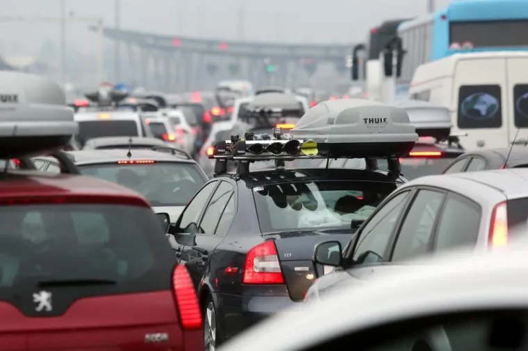 Hrvati masovno krenuli na skijanje i stvorili gužve na graničnom prijelazu Bregana