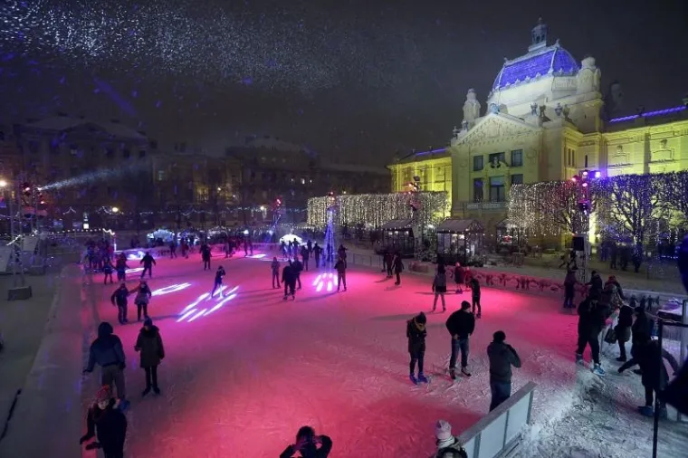 PREKRASNI PRIZORI: Prvi ovogodi&scaron;nji snijeg zabijelio Zagreb