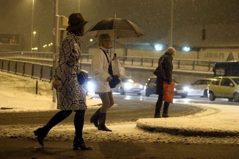 PREKRASNI PRIZORI: Prvi ovogodi&scaron;nji snijeg zabijelio Zagreb