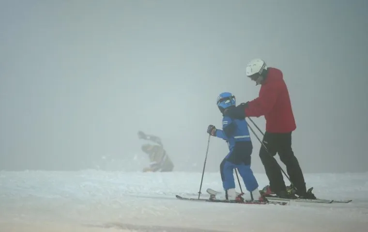 Povodom početka sezone organizirano je i besplatno noćno skijanje od 19 do 22 sata.