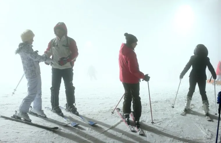 OTVORENA SEZONA: Zagrepčani iskoristili besplatno noćno skijanje na Sljemenu