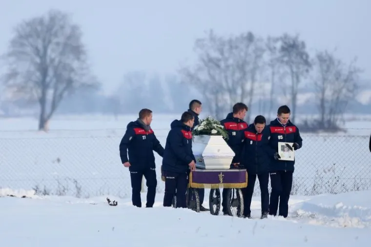 Josipovac Punitovacki - Posljednji ispraćaj braće koji su se utopili igrajući se na zaleđenom ribnjaku održan je u utorak popodne.