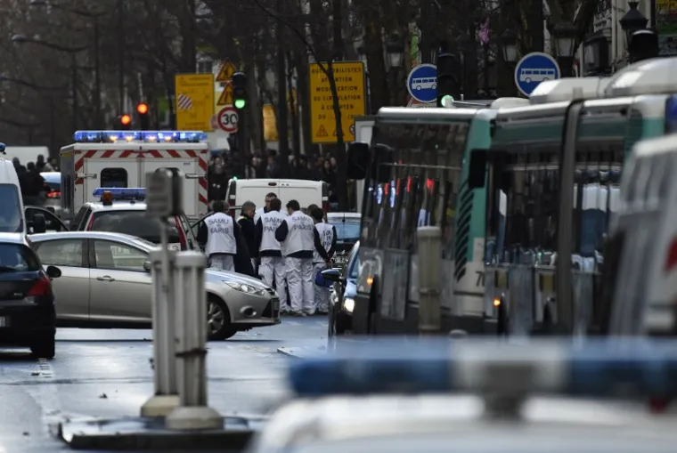 PANIKA U PARIZU: Ubijen muškarac koji je urlao "Allahu Akbar"