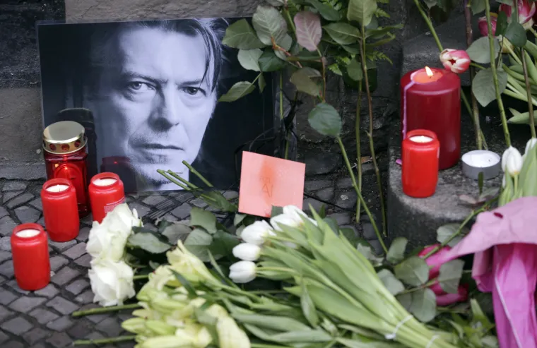 Obožavatelji diljem svijeta odaju počast Davidu Bowieju