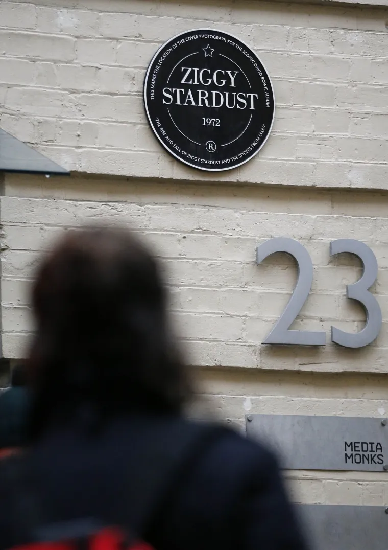 Obožavatelji diljem svijeta odaju počast Davidu Bowieju