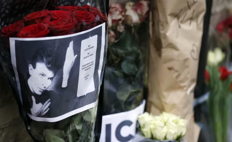 Obožavatelji diljem svijeta odaju počast Davidu Bowieju