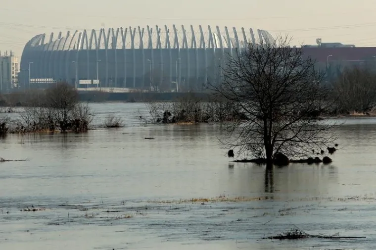PRIZORI IZ ZAGREBA: Nabujala Sava se izlila iz korita