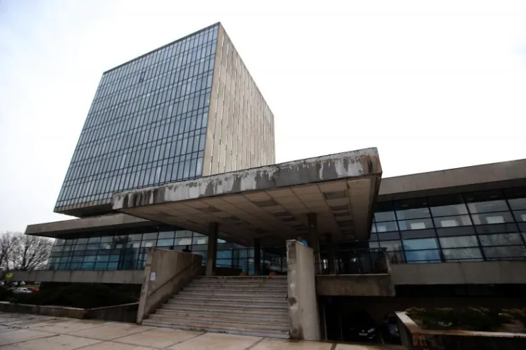 Zgrada, međutim, vapi za obnovom. Prema nekim procjenama, državu bi to ko&scaron;talo milijune.