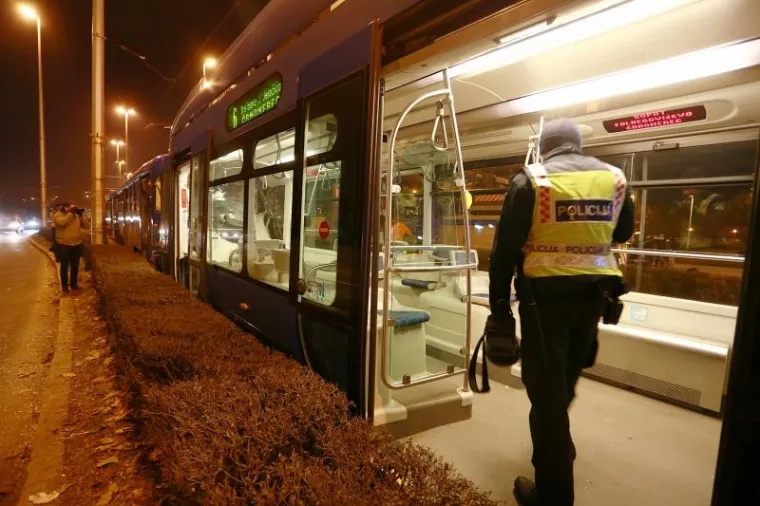 KRŠ I LOM NA RASKRIŽJU: U sudaru tramvaja troje ozlijeđenih