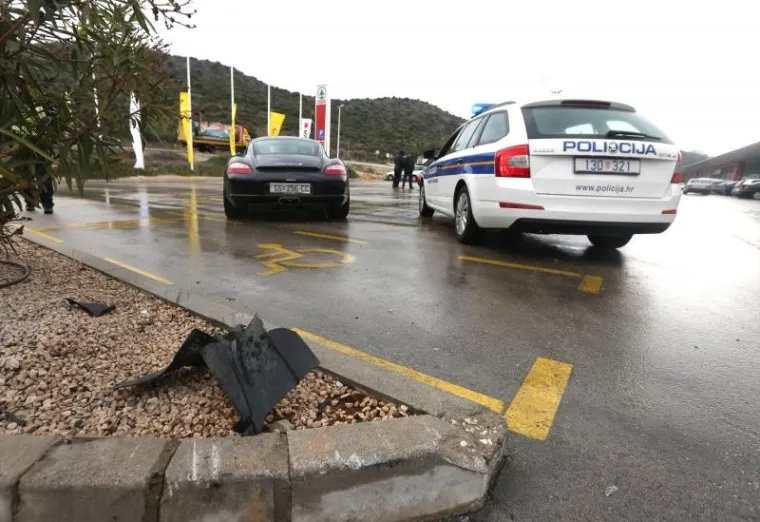 Nakon &scaron;to su djelatnici PU &scaron;ibensko-kninske dobili novi uređaj za kontrolu prometa, mobilni sustav za automatsko prepoznavanje i provjeru registracijskih oznaka na vozilima NERO ANPR dana&scaron;nja kontrola urodila je plodom.