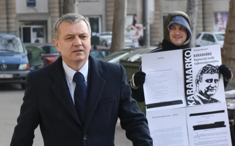 HDZ-OVCE DOČEKALA PORUKA: "Karamarko - najmoćniji među najkorumpiranijima"