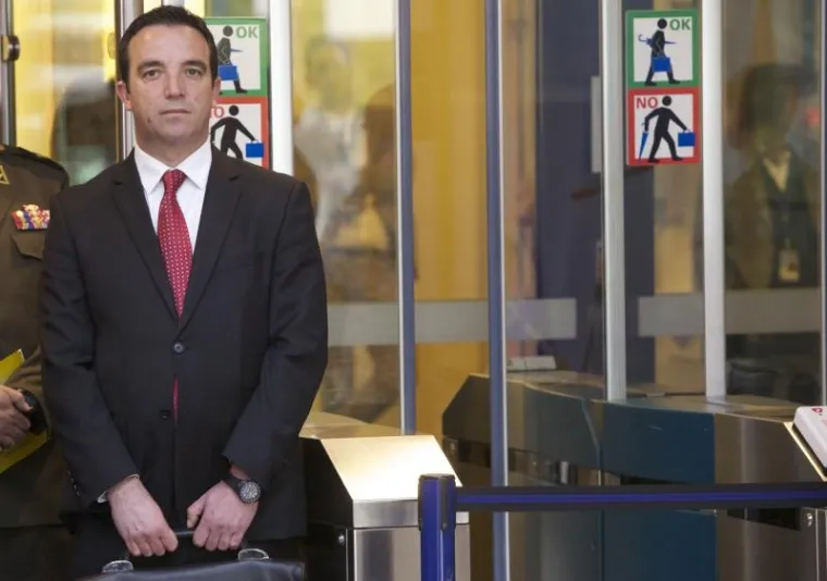 MORH &ndash; Josip Buljević
Dužnosnik Ureda Predsjednice. Buljević je 1995. godine zavr&scaron;io Fakultet političkih znanosti u Zagrebu gdje je stekao zvanje diplomiranog novinara.
Karijeru započinje iste godine u Službi za za&scaron;titu ustavnog poretka radeći na operativnim poslovima do 2000. godine kada prelazi u Protuobavje&scaron;tajnu agenciju.
2004. godine imenovan je pomoćnikom ravnatelja za operacije Protuobavje&scaron;tajne agencije, te od 2006. do 2008. godine obna&scaron;a dužnost pomoćnika ravnatelja za operacije Sigurnosno obavje&scaron;tajne agencije.
Ravnateljem Sigurnosno obavje&scaron;tajne agencije imenovan je 2008. godine, a od 2012. do 2013. prelazi u Ured Vijeća za nacionalnu sigurnost.
2013. godine imenovan je generalnim konzulom RH u Los Angelesu.