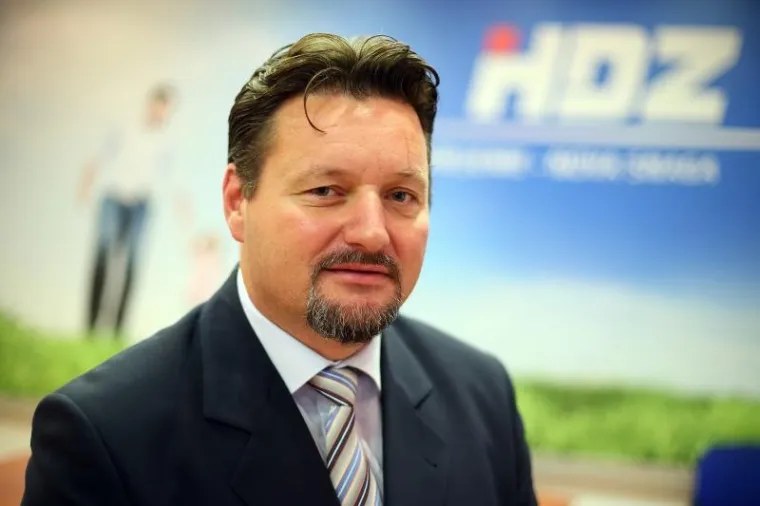 TIMOV TIM: Od obavje&scaron;tajca do biv&scaron;e časne sestre