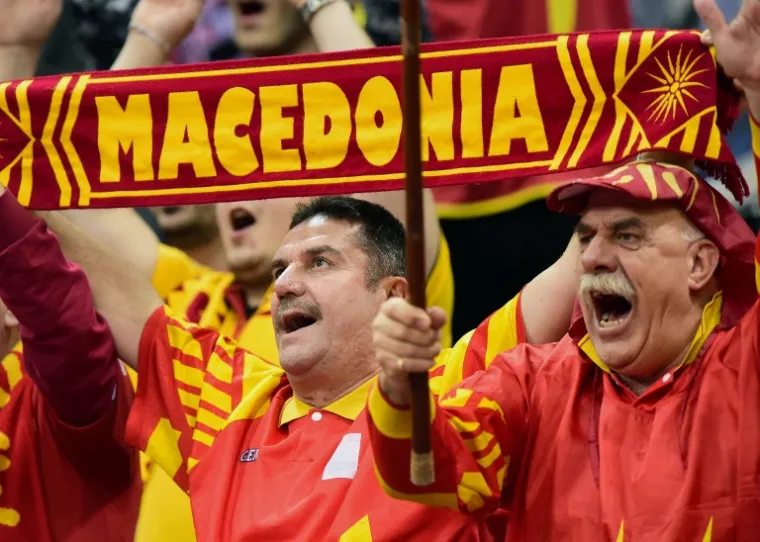 Hrvatski rukometaši su u prvoj utakmici drugog kruga igrali protiv Makedonije, a obje su reprezentacije imale veliku podršku s tribina.