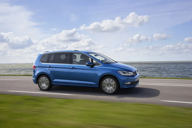 VOLKSWAGEN TOURAN: Evo kako izgleda najbolji kompaktni monovolumen