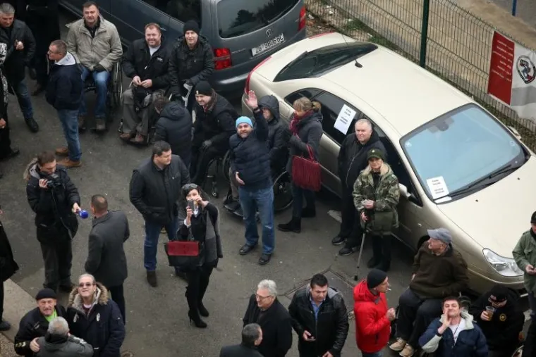 SHOW UMJESTO FORMALNOSTI: Jedno ministarstvo "pokopano", drugo blagoslovljeno