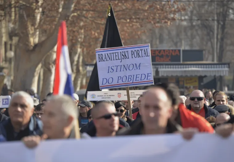 Prosvjed zbog privremenog oduzimanja koncesije televiziji Z1