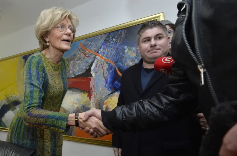 Prosvjed zbog privremenog oduzimanja koncesije televiziji Z1