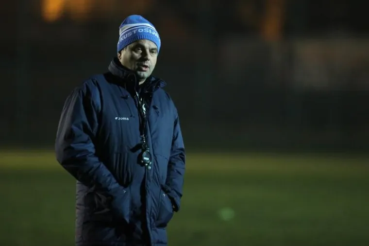 Dinamov igrač Arijan Ademi počeo je trenirati s četvrtoligašem NK Kustošija nakon što je zbog uzimanja dopinga suspendiran na četiri godine i ne može se profesionalno baviti nogometom.